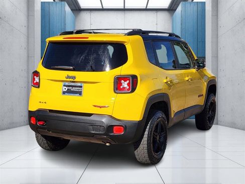 Used 2016 Jeep Renegade Trailhawk w/ Premium Trailhawk Package image 26