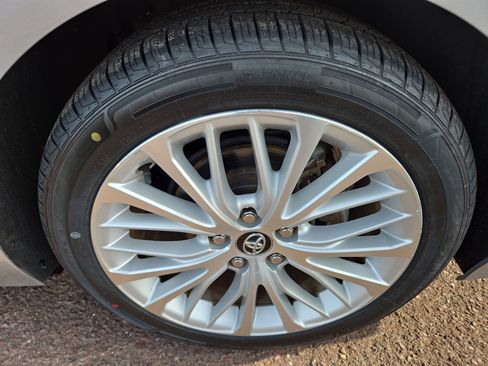 Certified 2020 Toyota Camry XLE image 10