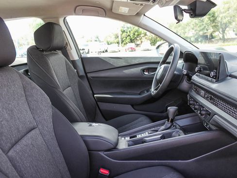 Used 2024 Honda Accord LX image 18