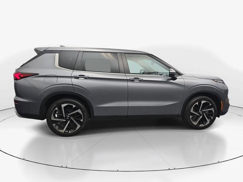 Used 2024 Mitsubishi Outlander SE image 8