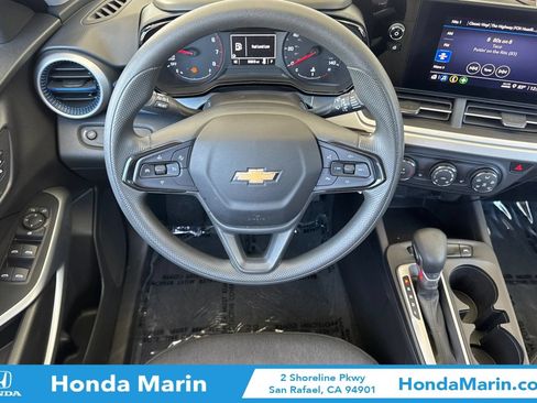 Used 2024 Chevrolet Trax LS w/ LS Convenience Package FWD image 17