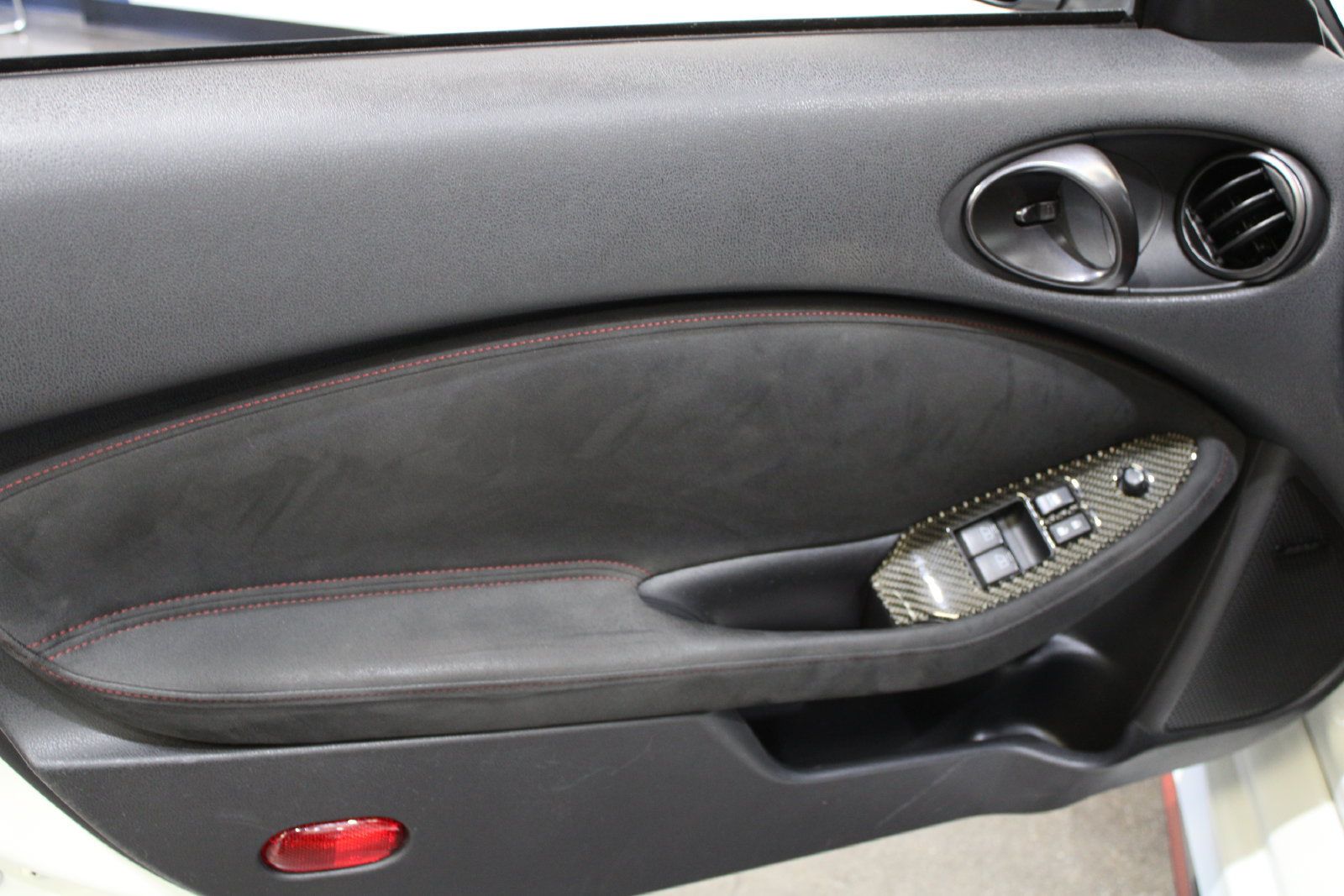 Used 2019 Nissan 370Z NISMO RWD image 24