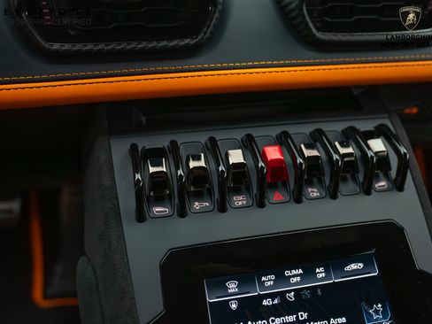 Used 2024 Lamborghini Huracan Tecnica image 27