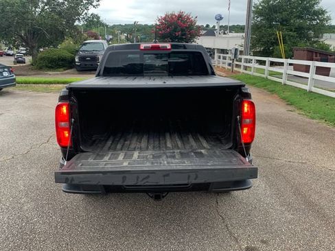 Used 2017 Chevrolet Colorado Z71 AWD/4WD image 9