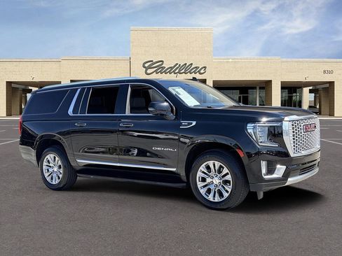 Used 2023 GMC Yukon XL Denali AWD/4WD image 3