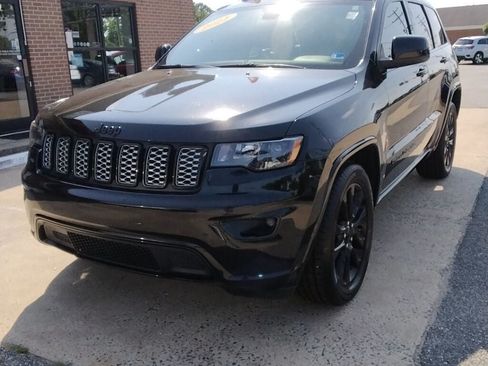 Used 2021 Jeep Grand Cherokee Laredo X RWD image 1