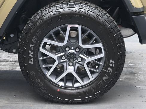 New 2026 Jeep Wrangler Unlimited Sahara AWD/4WD image 30