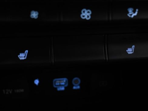 Used 2020 Hyundai Santa Fe SEL w/ Convenience + Premium Package image 26