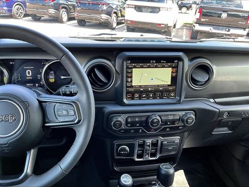 Used 2023 Jeep Wrangler Unlimited w/ Cold Weather Group AWD/4WD image 18