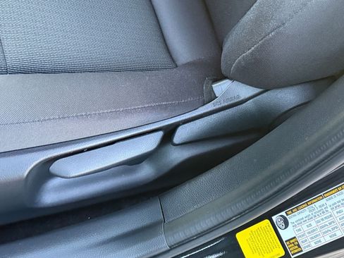 Used 2025 Toyota Prius LE image 23