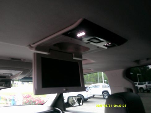 Used 2017 GMC Yukon XL SLT image 22