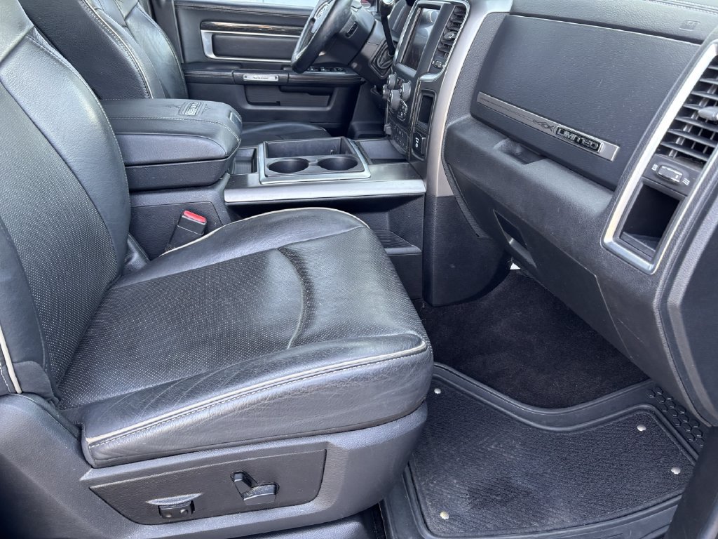 Used 2015 RAM 3500 Laramie Longhorn AWD/4WD image 27