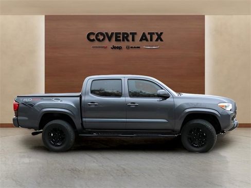 Used 2022 Toyota Tacoma TRD Sport image 6