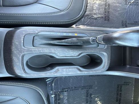 Used 2022 GMC Canyon Denali image 24