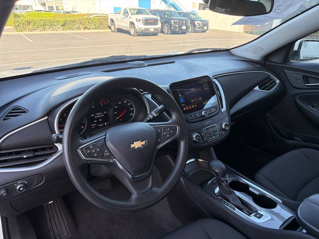 Used 2024 Chevrolet Malibu LT FWD image 11