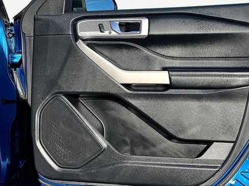 Used 2022 Ford Explorer Limited image 24
