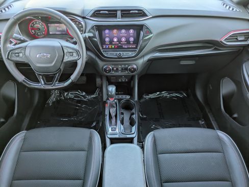 Used 2021 Chevrolet TrailBlazer RS w/ Technology Package image 9