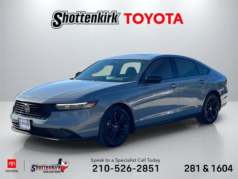 Used 2025 Honda Accord SE image 1