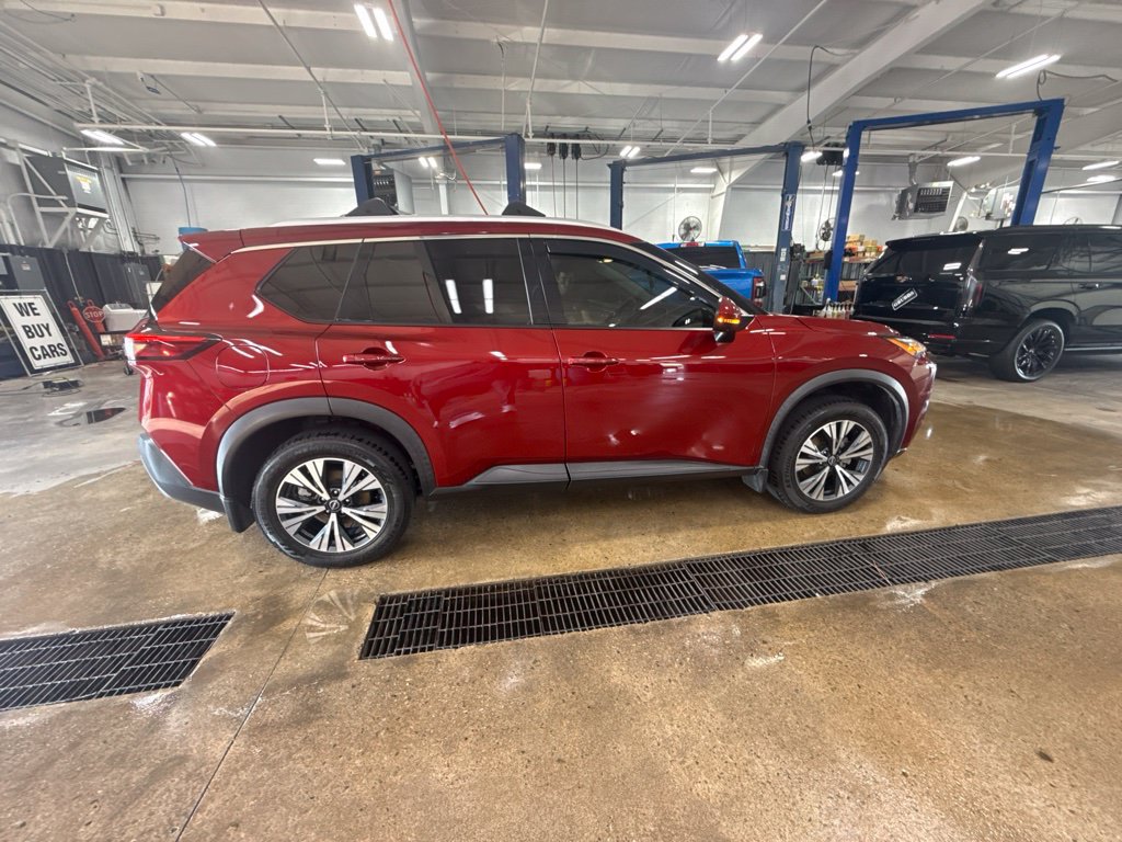 Used 2021 Nissan Rogue SV w/ Premium Package FWD image 1