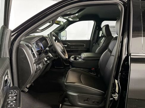 New 2026 RAM 2500 Laramie AWD/4WD image 11
