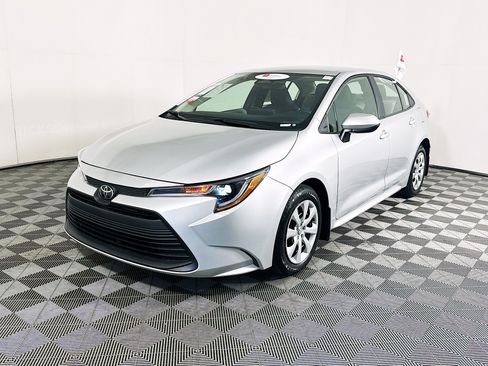 Certified 2025 Toyota Corolla LE FWD image 7