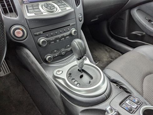 Used 2010 Nissan 370Z Touring w/ Sport Pkg RWD image 19
