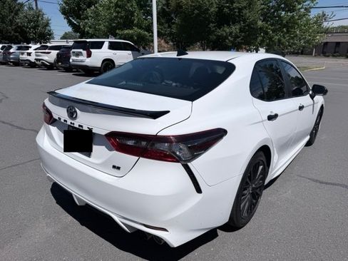 Used 2021 Toyota Camry SE FWD image 4