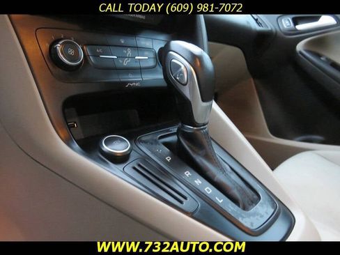 Used 2015 Ford Focus SE image 13