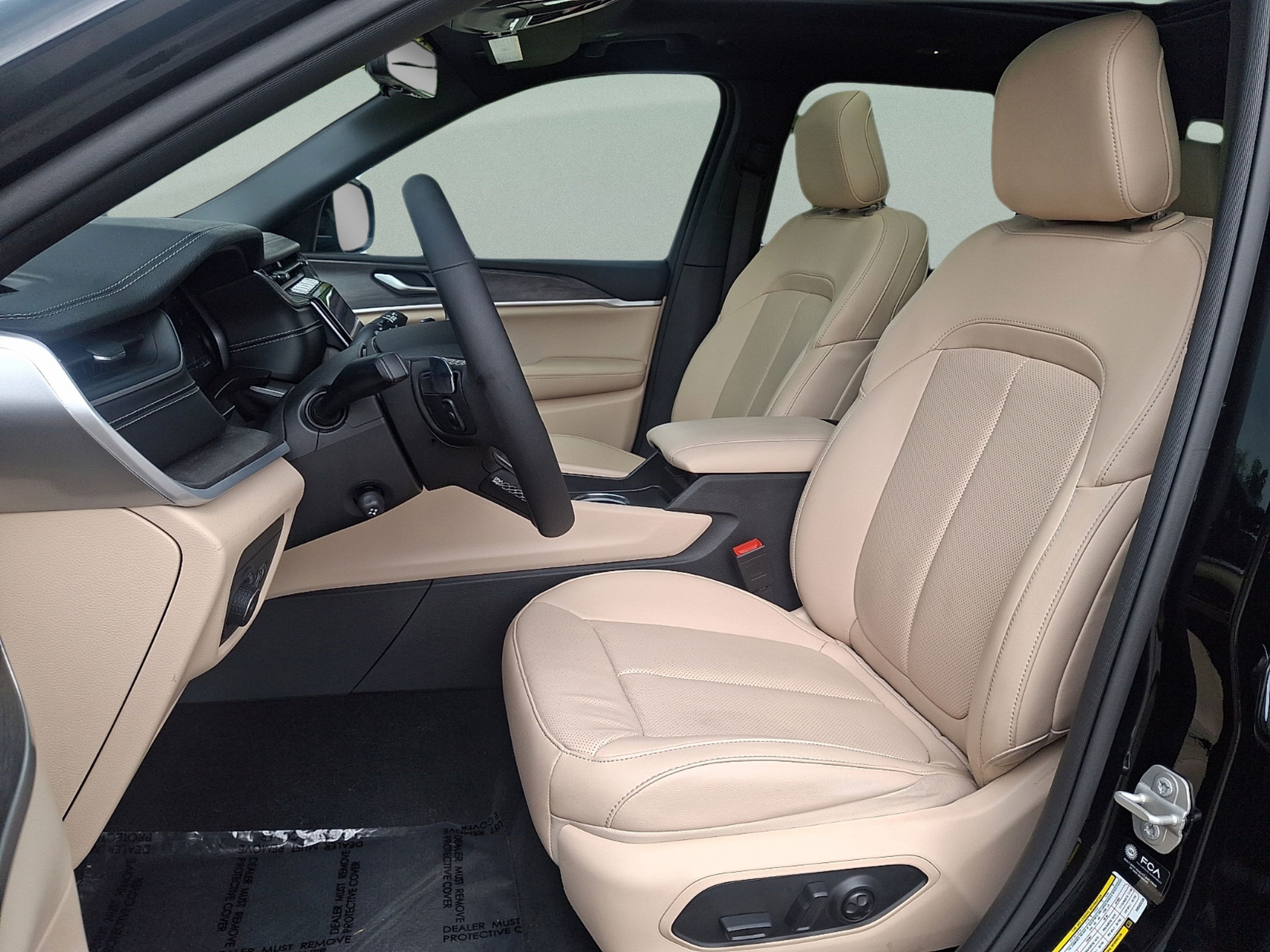 Certified 2024 Jeep Grand Cherokee L Limited w/ Luxury Tech Group II AWD/4WD image 12