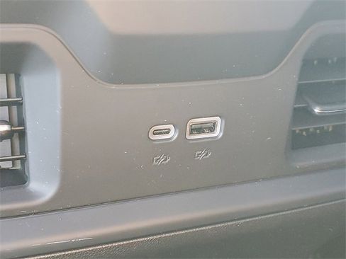 Used 2025 Chevrolet Silverado 2500 LT image 13