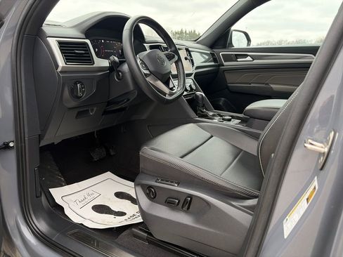 Used 2022 Volkswagen Atlas Cross Sport SEL image 14