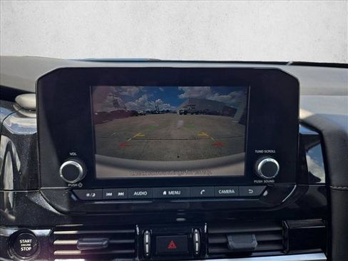 Used 2025 Nissan Pathfinder SV FWD image 13