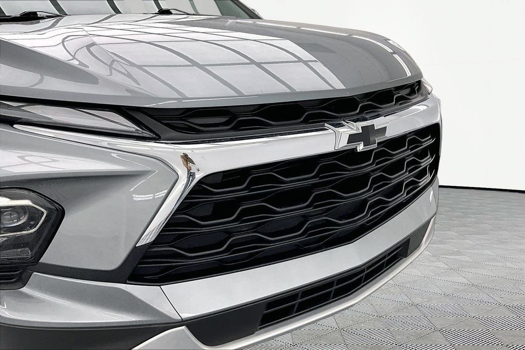 Used 2024 Chevrolet Blazer LT w/ Convenience Package FWD image 28