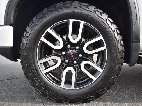 Used 2023 GMC Sierra 1500 AT4 w/ AT4 Preferred Package image 17