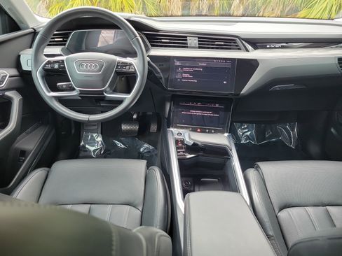 Used 2024 Audi Q8 e-tron Prestige w/ Prestige Package image 14