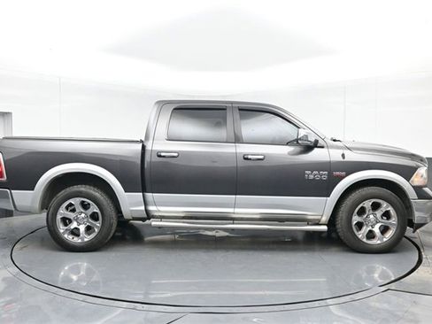 Used 2015 RAM 1500 Laramie image 11