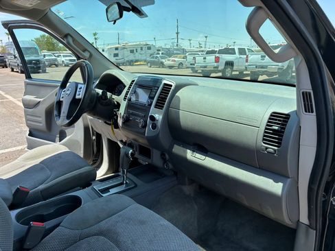 Used 2017 Nissan Frontier SV AWD/4WD image 21