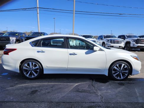 Used 2017 Nissan Altima 2.5 SR image 6