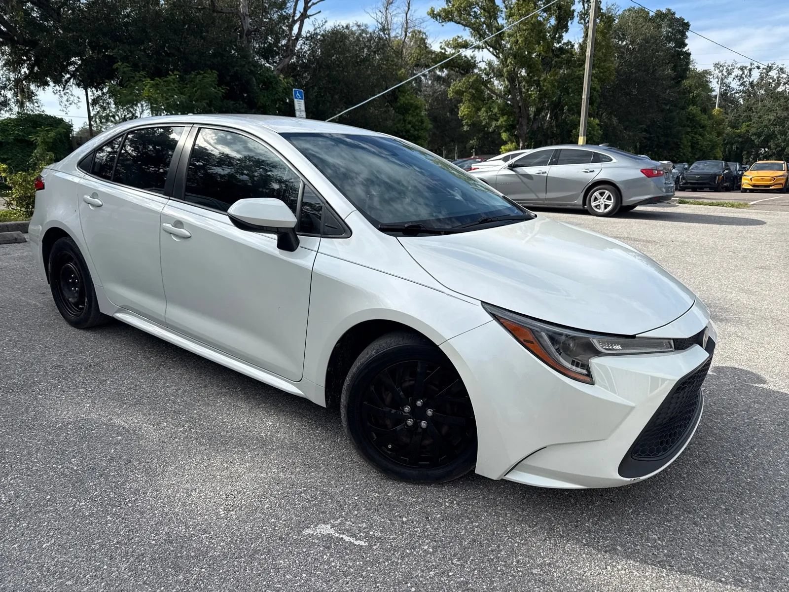 Used 2021 Toyota Corolla LE FWD image 6