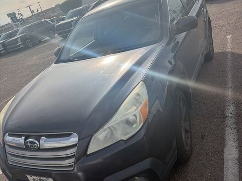 Used 2013 Subaru Outback 2.5i Premium image 2