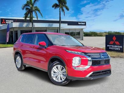 New 2025 Mitsubishi Outlander ES