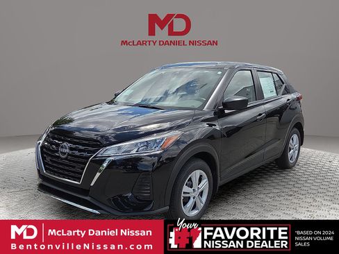 Used 2025 Nissan Kicks Play S FWD image 2