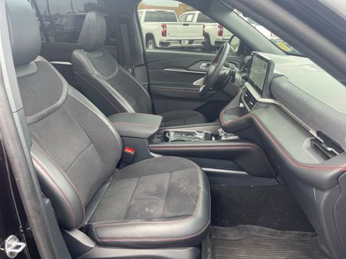 Used 2025 Ford Explorer ST AWD/4WD image 43
