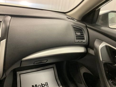 Used 2016 Nissan Altima 2.5 SR w/ LED Appearance Package image 27