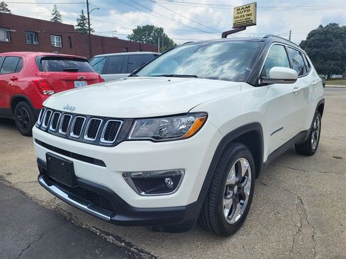 Used 2019 Jeep Compass Limited w/ Advanced Safety Group AWD/4WD image 3