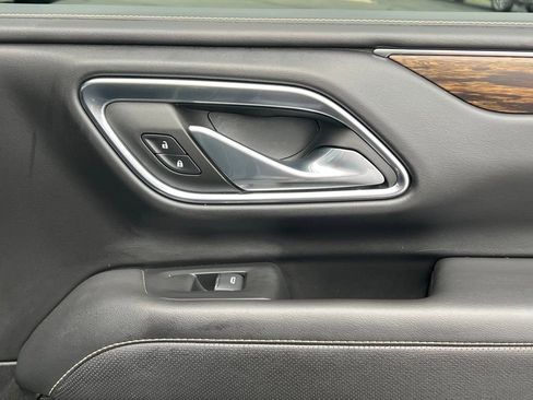 Certified 2023 Chevrolet Suburban Premier image 18