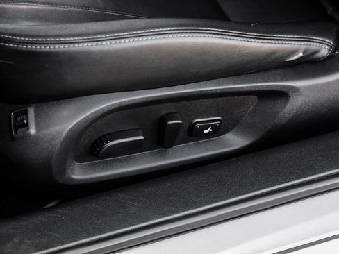 Used 2017 INFINITI Q60 3.0t w/ Premium Plus Package 3.0T image 39