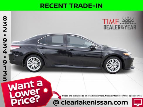 Used 2018 Toyota Camry L image 8