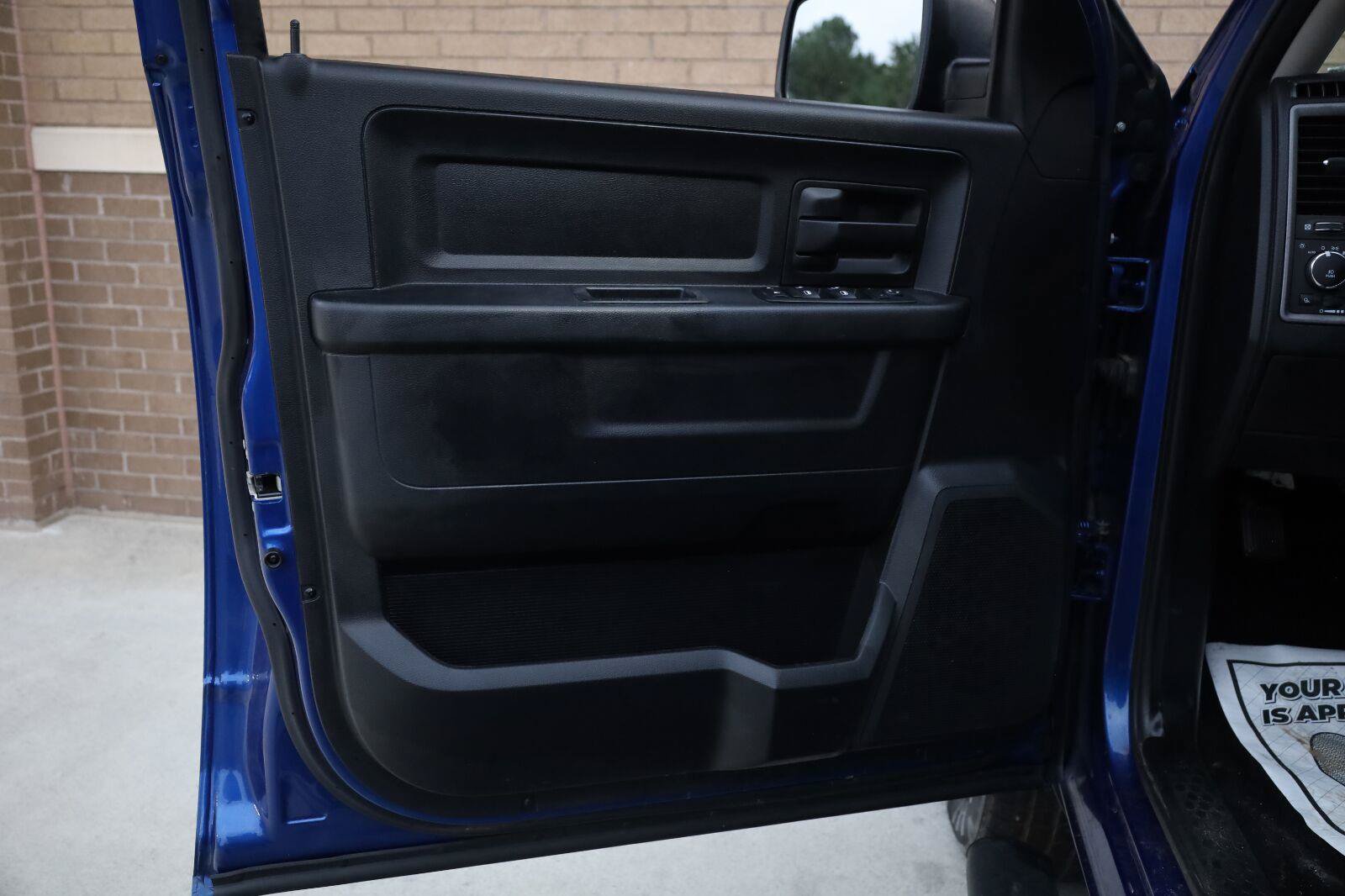 Used 2015 RAM 1500 Express RWD image 14