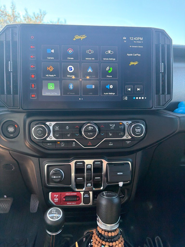 Used 2023 Jeep Gladiator Mojave w/ Cold Weather Group AWD/4WD image 28